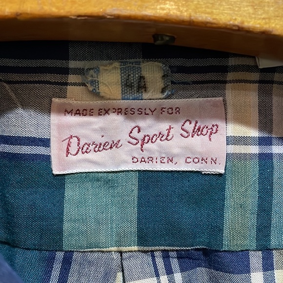 Darien Sport Shop || Men's Plaid Button Down Short Sleeve Shirt; Size XL - Picture 3 of 11